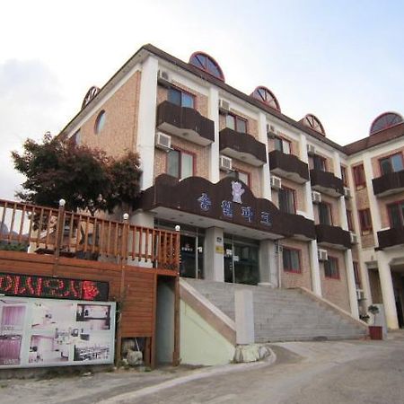 موتيل ثوتْسو Songwol Park المظهر الخارجي الصورة